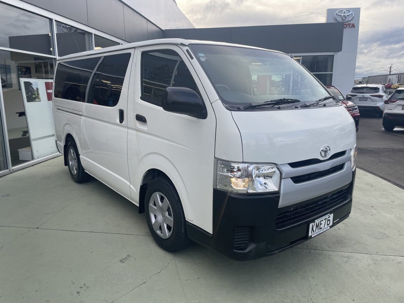 2017 Toyota Hiace ZL RWD 2.7P Automatic Van image 2