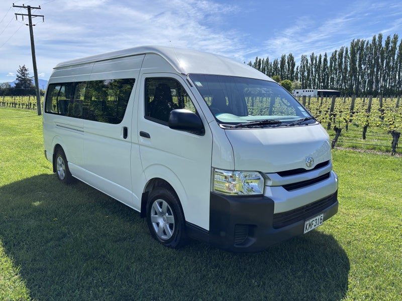 2017 Toyota Hiace ZX RWD 3.0TD VAN/5 4A - 11 Se... image 1