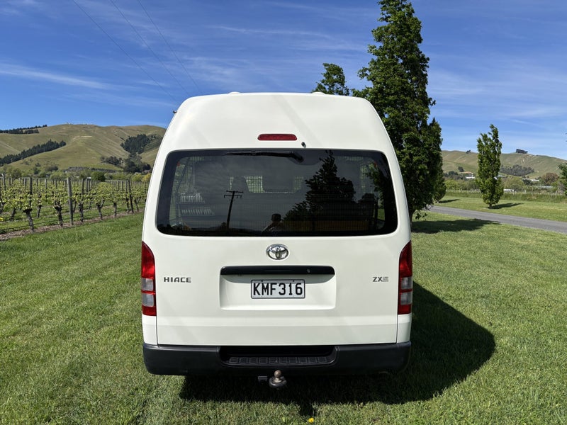 2017 Toyota Hiace ZX RWD 3.0TD VAN/5 4A - 11 Se... image 4