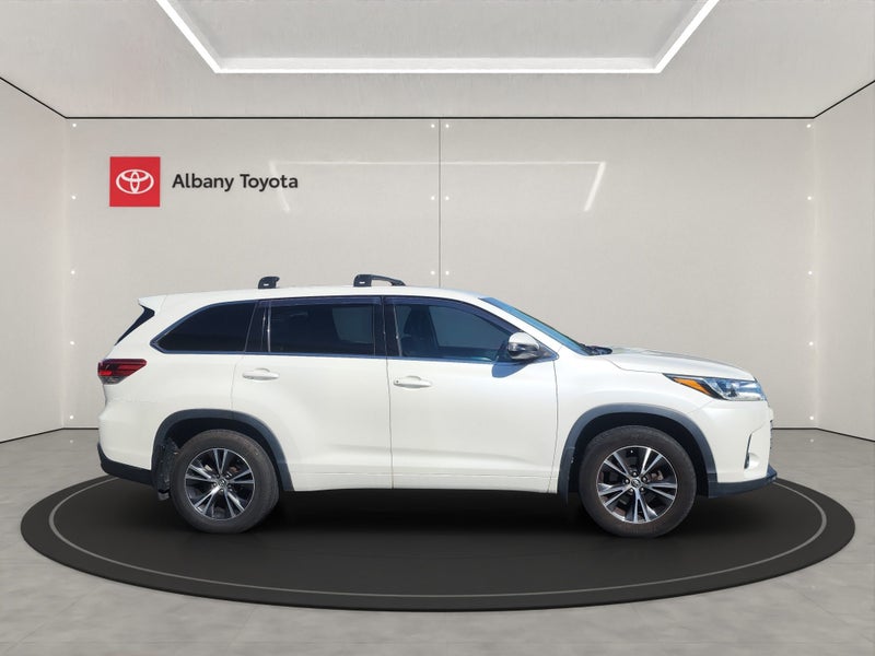 2017 Toyota Highlander GX 3.5P 8AT AWD SUV/5D/7... image 2