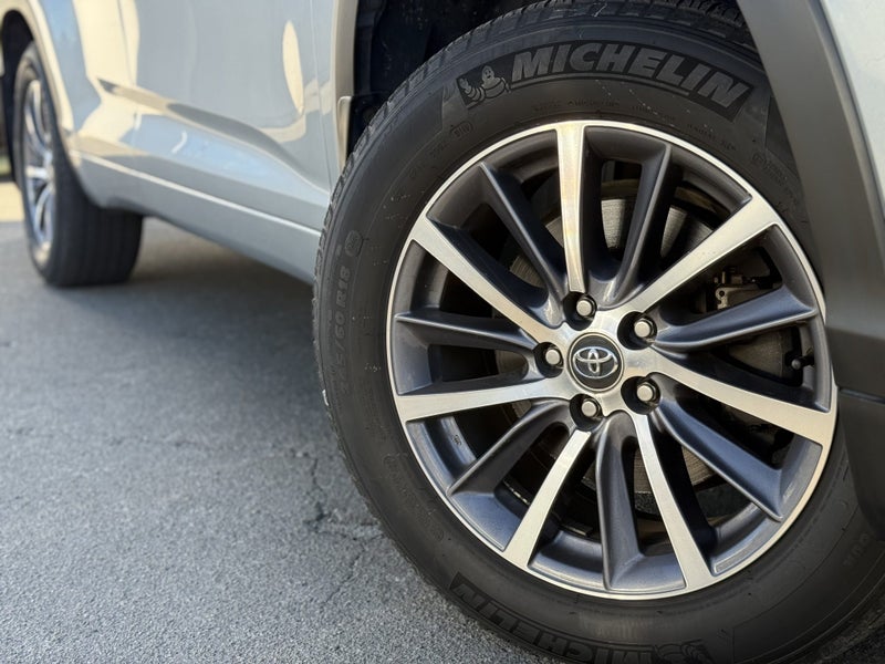 2017 Toyota Highlander GXL 3.5P 8AT AWD SUV/5D/7S image 2