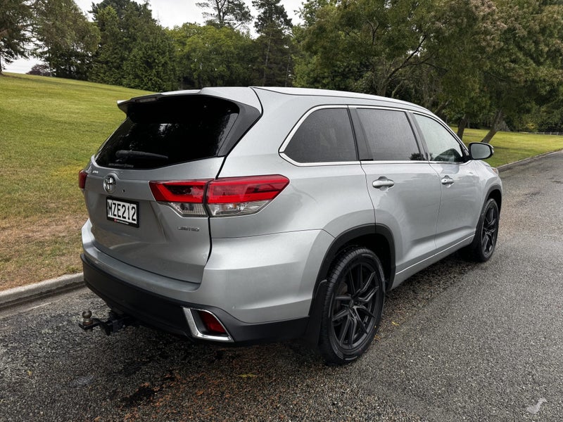 2017 Toyota Highlander Limited 3.5P 8AT AWD SUV... image 4