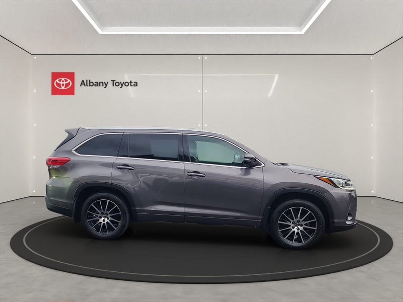 2017 Toyota Highlander Limited 3.5P 8AT AWD SUV... image 2