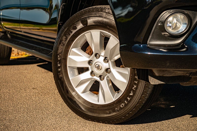 2017 Toyota Hilux 2WD SR5 2.8DT DOUBLE CAB image 4
