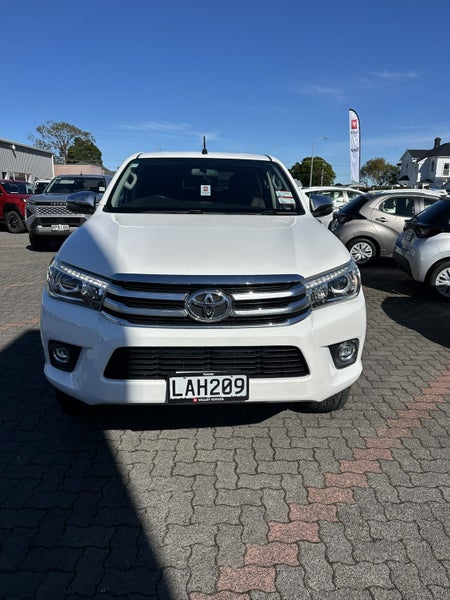 2017 Toyota Hilux 2WD SR5 2.8DT DOUBLE CAB UTE... image 2
