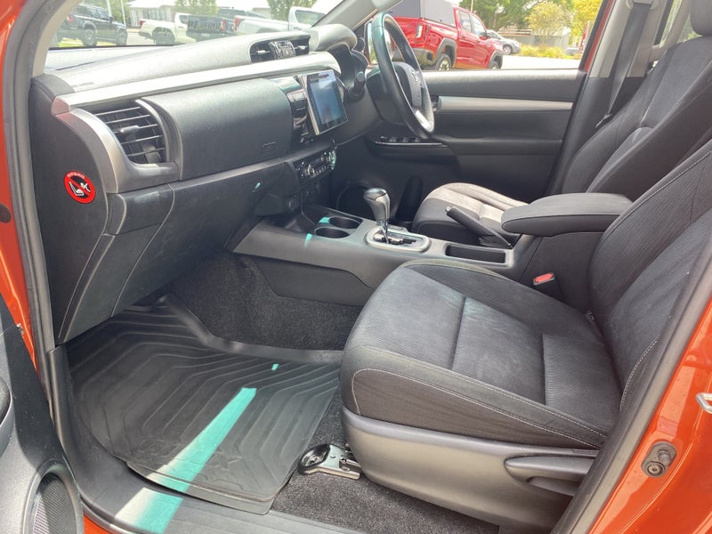2017 Toyota Hilux 2WD SR5 2.8DT DOUBLE CAB UTE/... image 5
