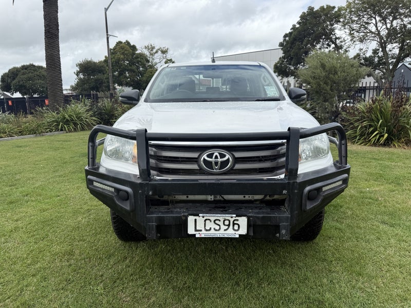 2017 Toyota Hilux 4WD SR 2.8DT 4WD Manual Doubl... image 2