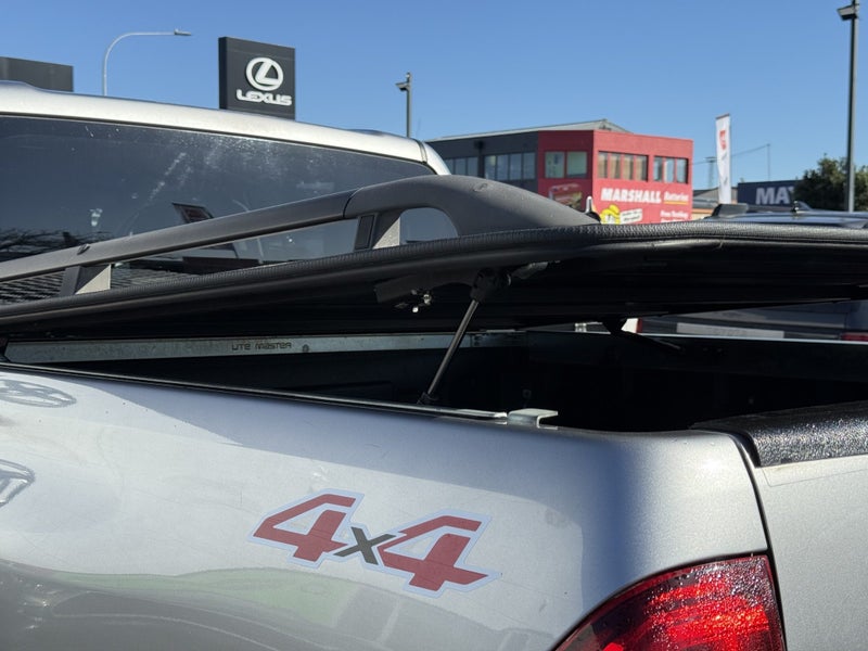 2017 Toyota Hilux 4WD SR5 2.8DT DOUBLE CAB UTE... image 3