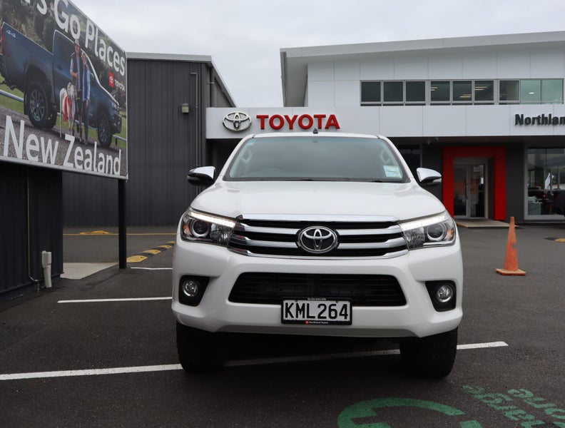 2017 Toyota Hilux 4WD SR5 2.8DT DOUBLE CAB UTE/... image 2