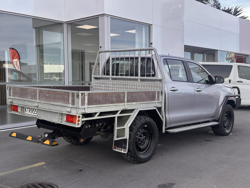 2017 Toyota Hilux SR 2.8DT 4WD 6M image 3