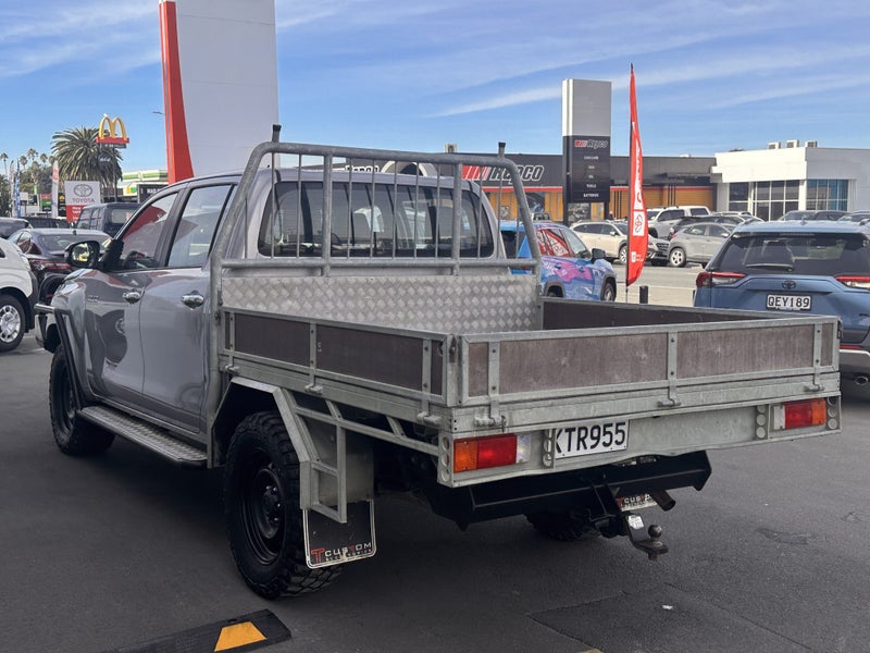 2017 Toyota Hilux SR 2.8DT 4WD 6M image 5