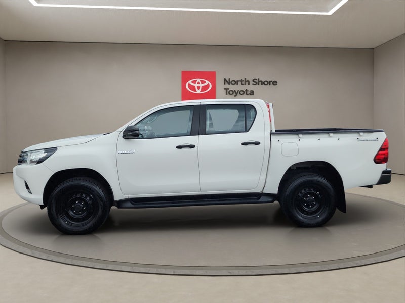 2017 Toyota Hilux SR 2.8L Diesel Turbo 2WD Ute image 4