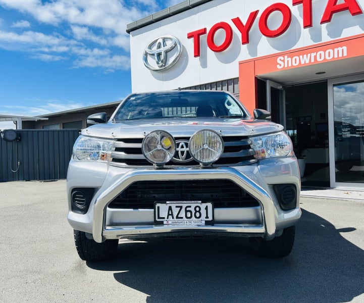2017 Toyota Hilux SR Extra Cab 2.8DT 4WD Automa... image 2