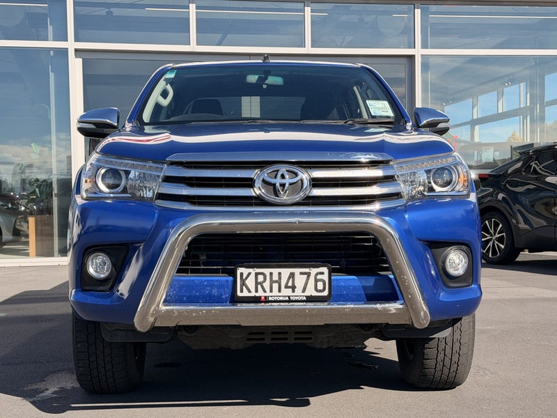 2017 Toyota Hilux SR5 Auto Crewcab - Super low... image 3