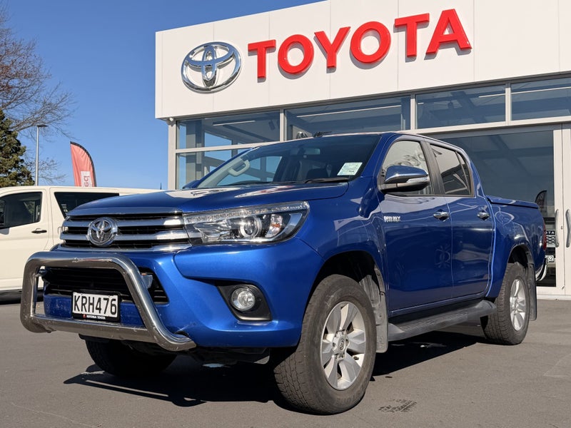 2017 Toyota Hilux SR5 Auto Crewcab - Super low... image 4