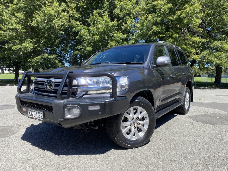2017 Toyota Land Cruiser 200 VX 4WD 4.5TD V8 SUV image 3