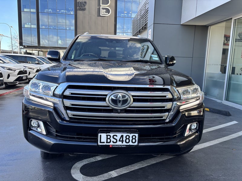 2017 Toyota Land Cruiser 200 VX LIMITED 4WD 4.5... image 4