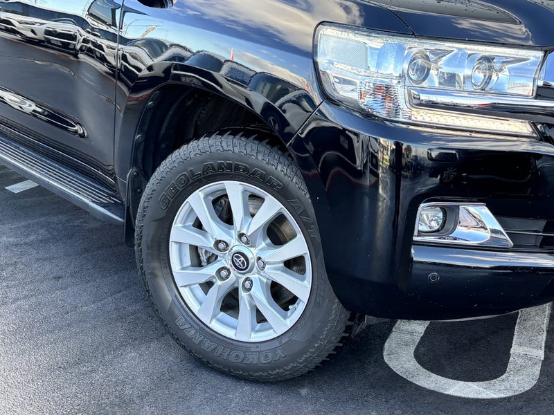 2017 Toyota Land Cruiser 200 VX LIMITED 4WD 4.5... image 5