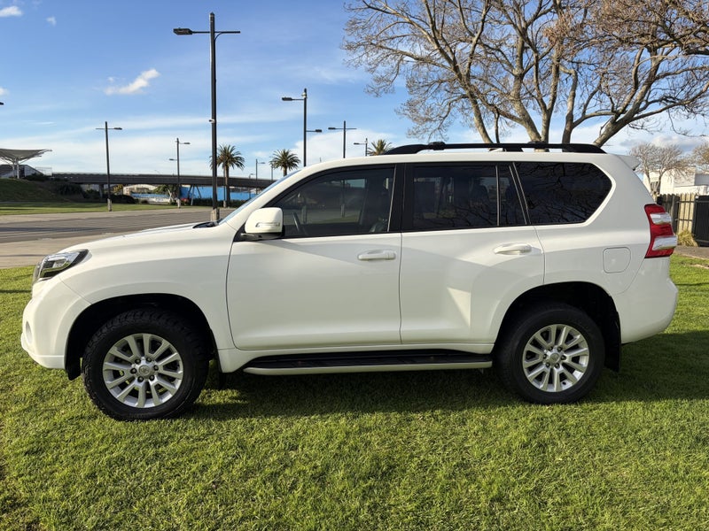 2017 Toyota Land Cruiser Prado VX 2.8D Automati... image 5
