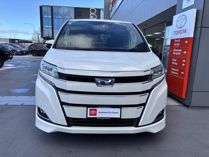 2017 Toyota Noah 1.8 Hybrid G 5 2WD 5 Dr Wagon CVT image 4