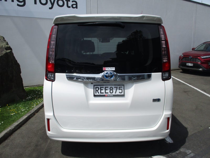 2017 Toyota Noah Hybrid G 1.8 + Certified Warranty image 3