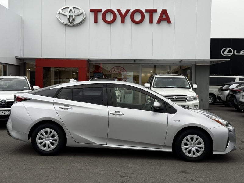 2017 Toyota Prius 1.8 Hybrid E 5 Dr Hatch CVT 2WD image 5