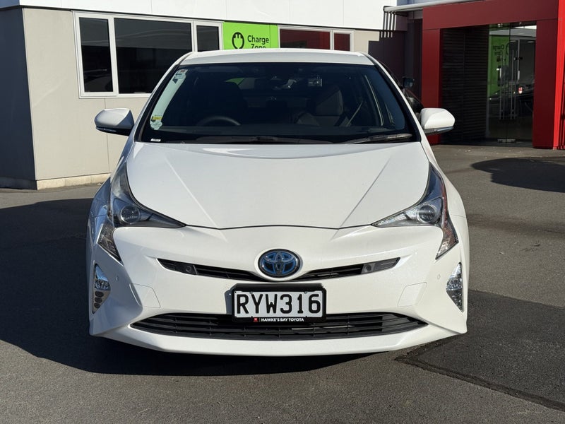 2017 Toyota Prius 1.8 Hybrid S Safety Plus 5 image 5