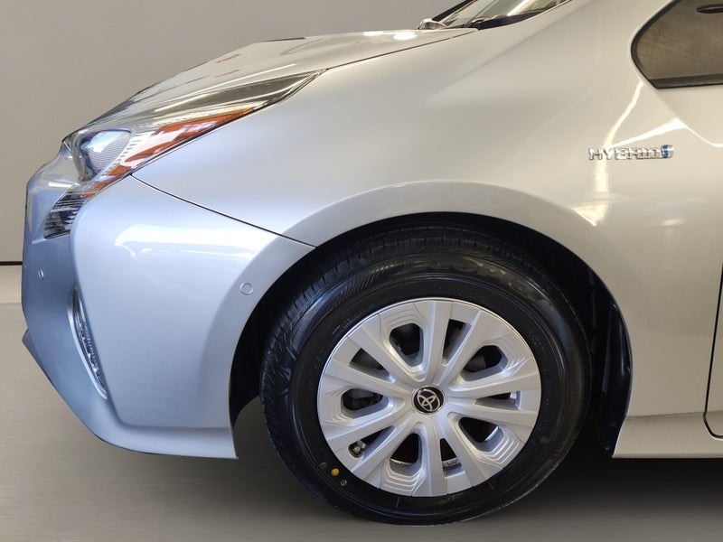 2017 Toyota Prius 1.8 Hybrid S Safety Plus 5 Dr... image 5