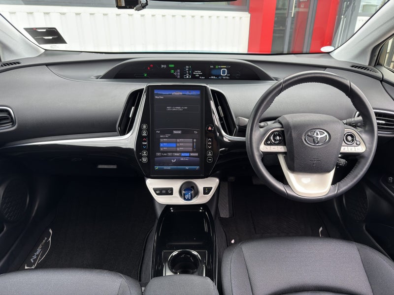 2017 Toyota Prius PHV 1.8 S Navi Package 5 Dr H... image 2