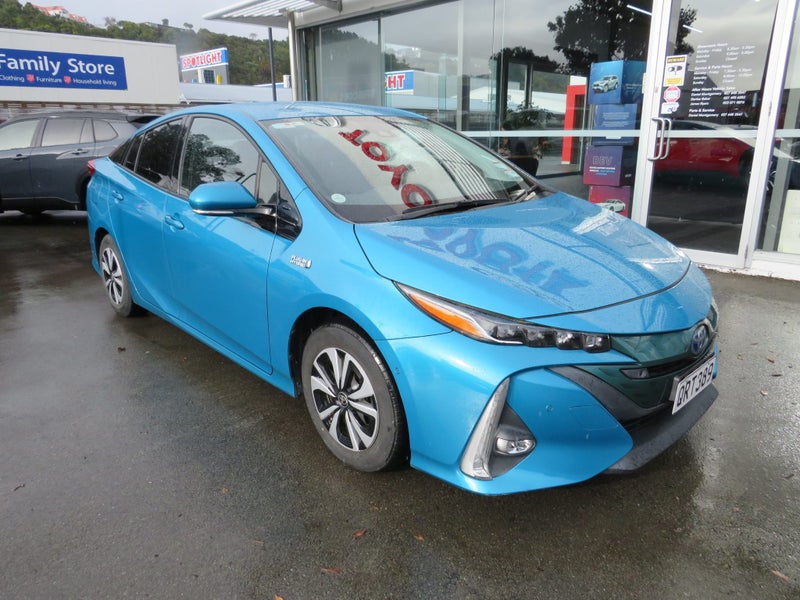 2017 Toyota Prius PHV Plug In Hybrid 1.8 G 5 Dr... image 2