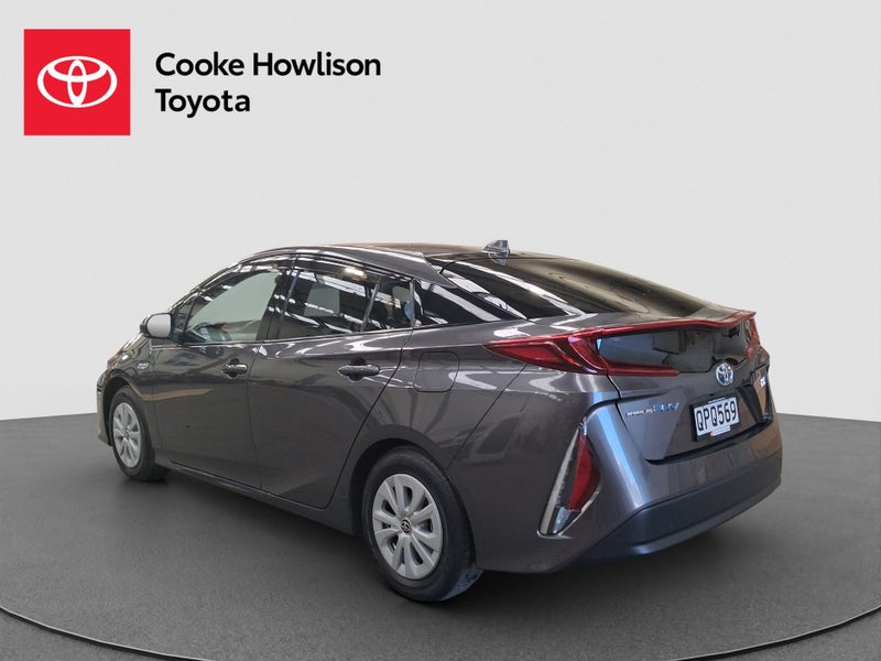 2017 Toyota Prius PHV Plug In Hybrid S Spec image 4