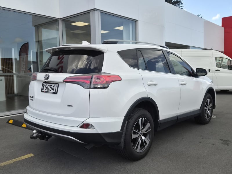 2017 Toyota RAV4 GXL 2.5P AWD Auto image 3