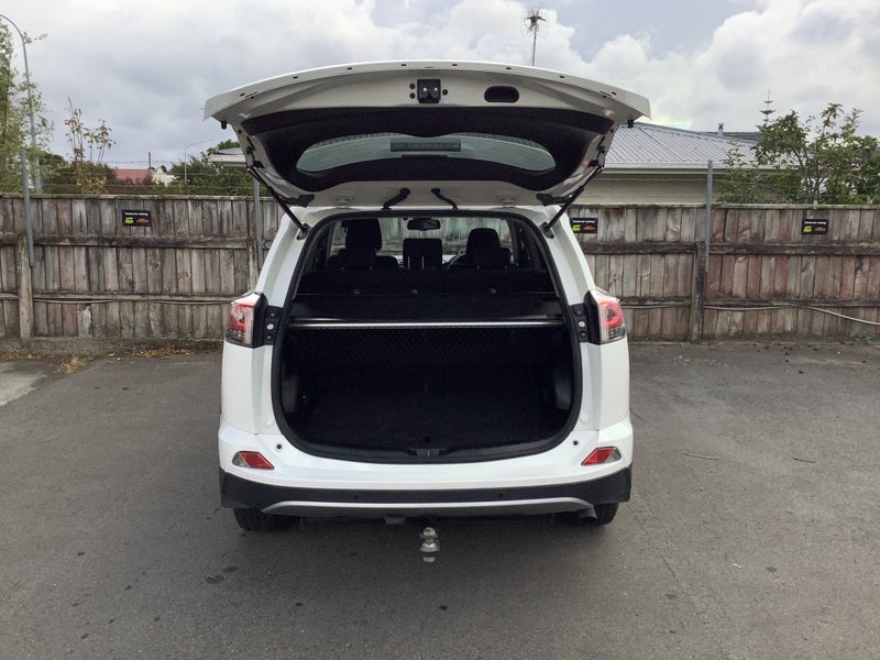 2017 Toyota RAV4 GXL FWD 2.0P SUV image 5