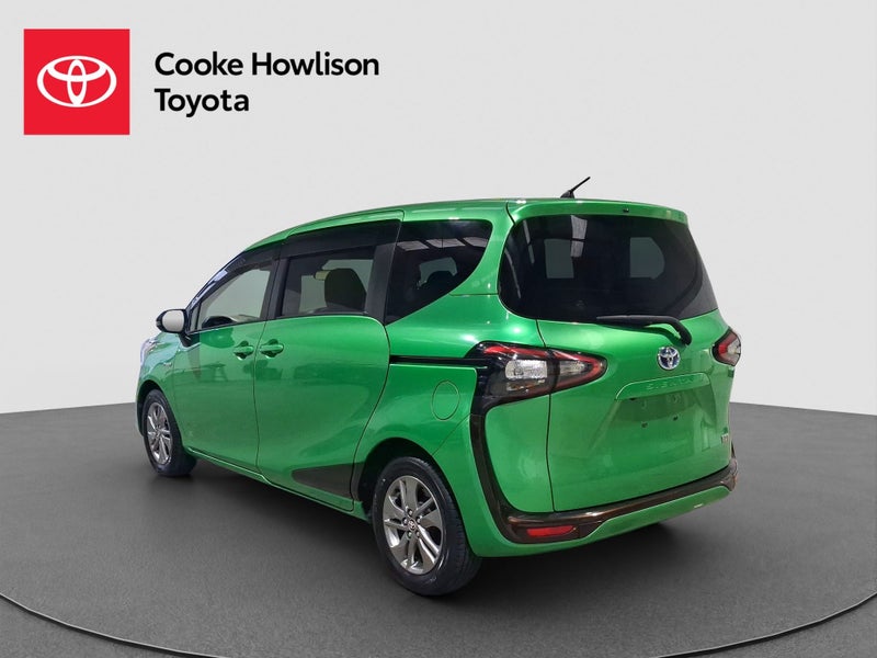 2017 Toyota Sienta 1.5 Hybrid 7 Seater image 5