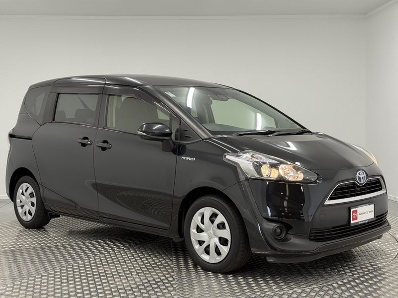 2017 Toyota Sienta 1.5 Hybrid G image 1