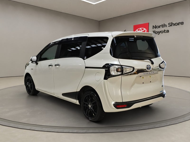 2017 Toyota Sienta 1.5L Hybrid G 2WD SUV image 5