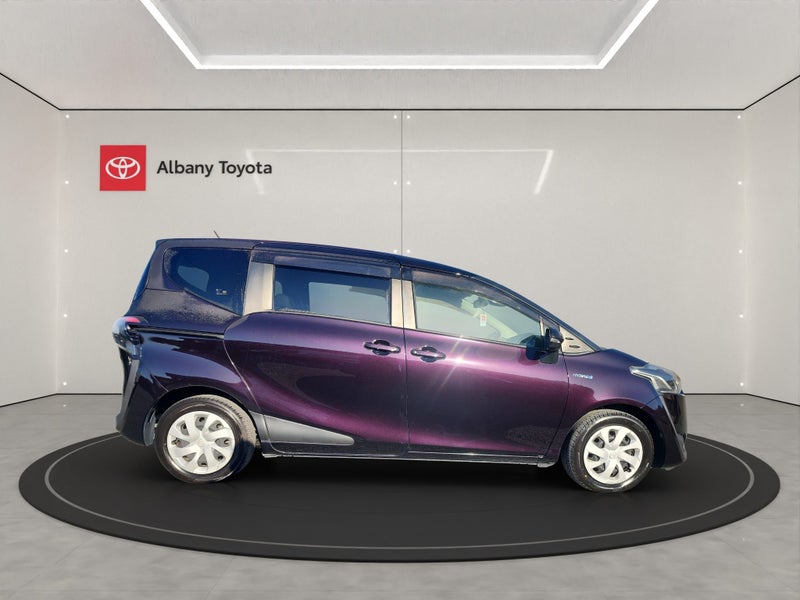 2017 Toyota Sienta 1.5P/Hybrid 7 Seats image 2