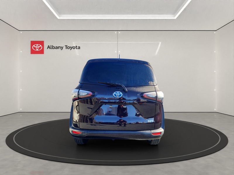 2017 Toyota Sienta 1.5P/Hybrid 7 Seats image 4