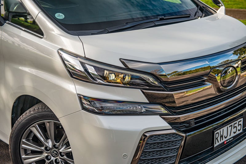 2017 Toyota Vellfire 2017 2.5L Petrol SUV image 2
