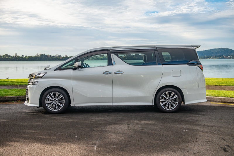 2017 Toyota Vellfire 2017 2.5L Petrol SUV image 5