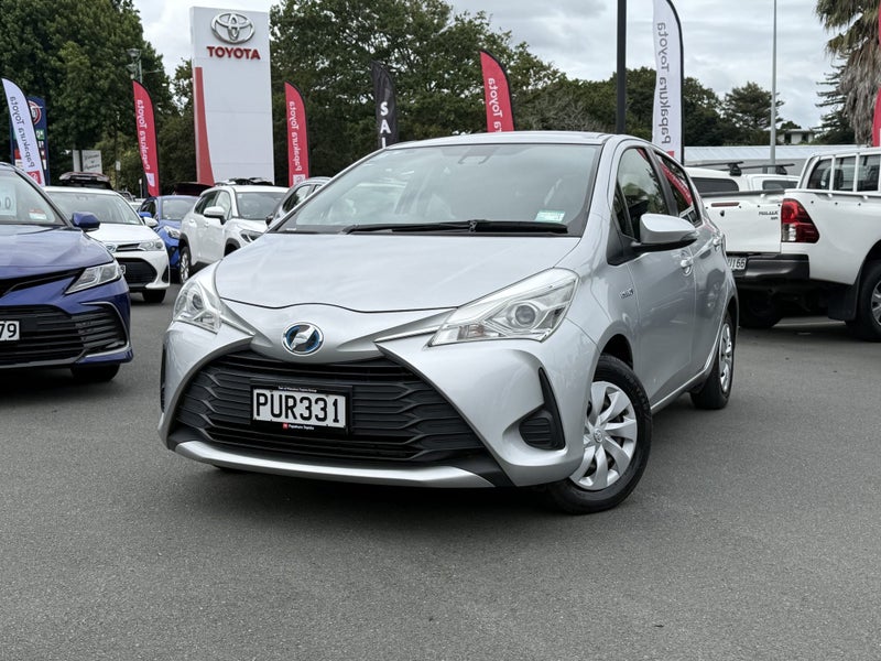 2017 Toyota Vitz 1.5 Hybrid image 2