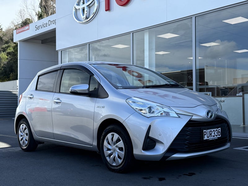 2017 Toyota Vitz 1.5 Hybrid F image 1