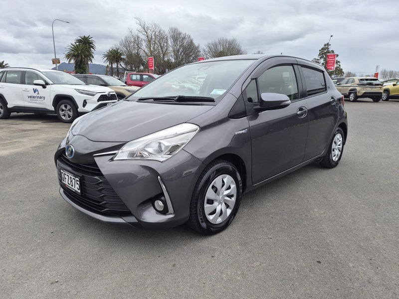 2017 Toyota Vitz 1.5 Hybrid F 5Dr Hatch CVT 2WD... image 2