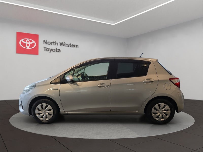 2017 Toyota Vitz 1.5 Hybrid F 5Dr Hatch CVT 2WD image 4