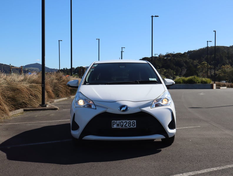 2017 Toyota Vitz 1.5 Hybrid F 5Dr Hatch CVT 2WD image 2