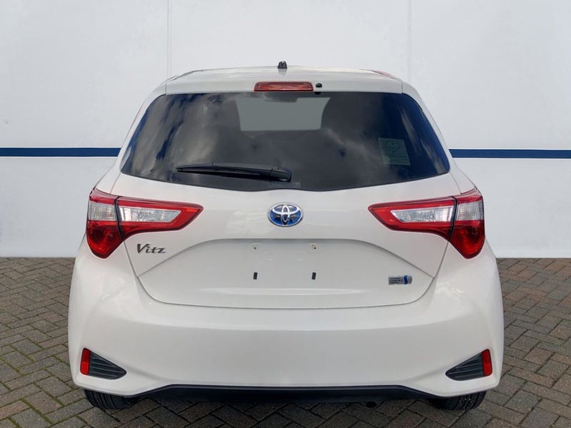2017 Toyota Vitz 1.5 Hybrid F 5Dr Hatch CVT 2WD image 5