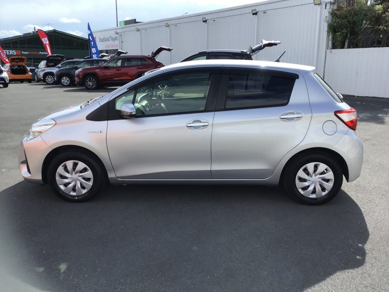 2017 Toyota Vitz 1.5 Hybrid Hatch - NZ Audio Sy... image 5