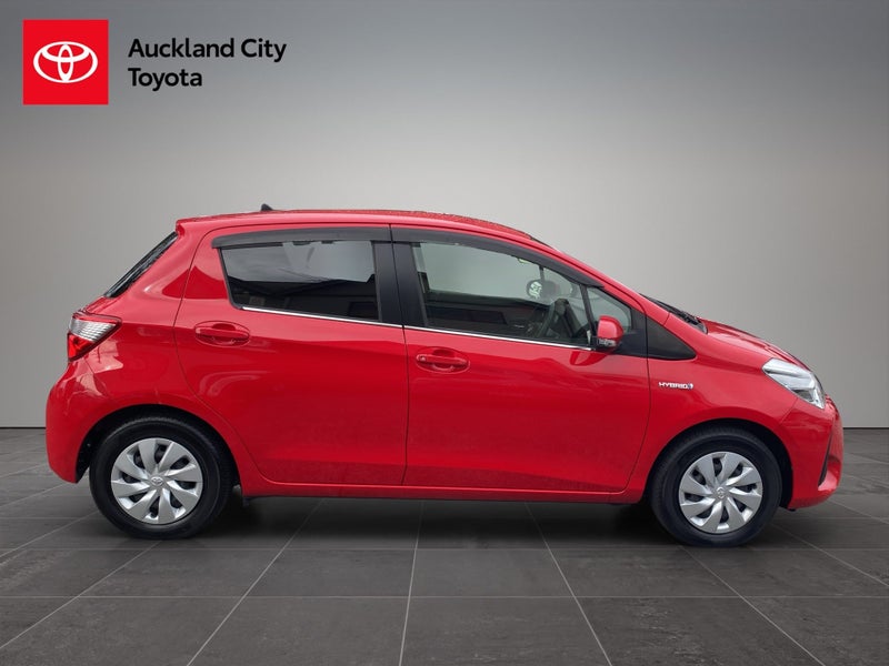 2017 Toyota Vitz 1.5 Hybrid Jewela 5Dr Hatch CV... image 2
