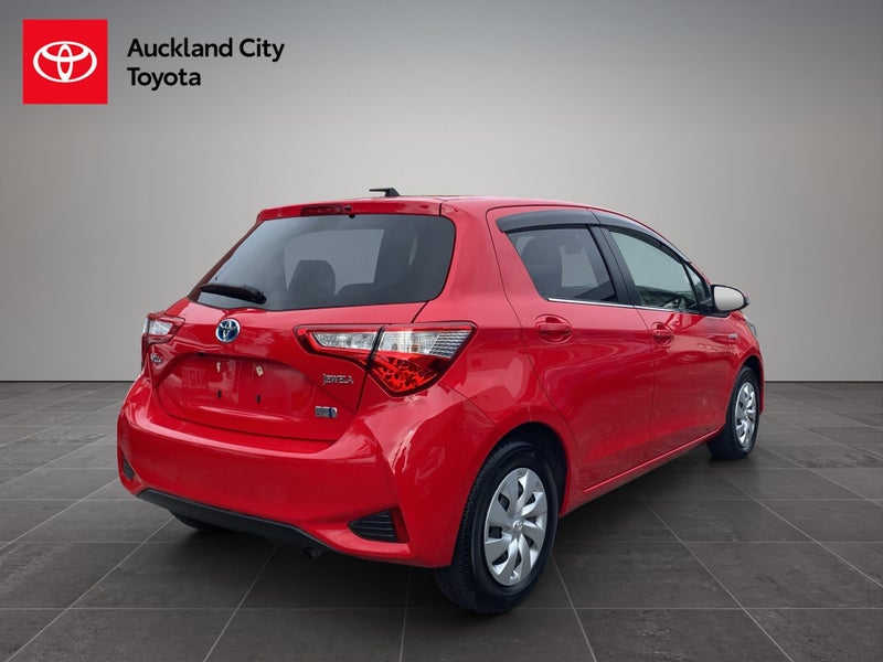 2017 Toyota Vitz 1.5 Hybrid Jewela 5Dr Hatch CV... image 3