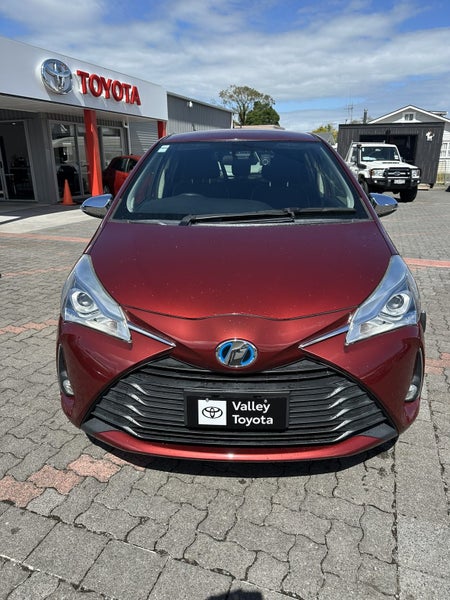 2017 Toyota Vitz 1.5 Hybrid Jewela 5Dr Hatch CV... image 2